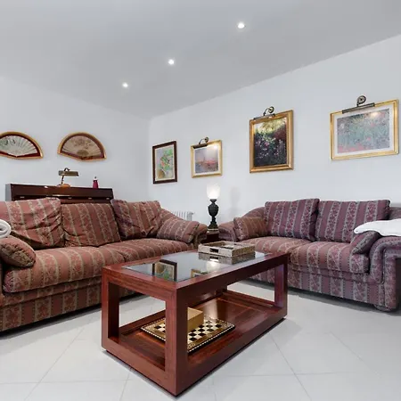 Villa Yourhouse Binifat *